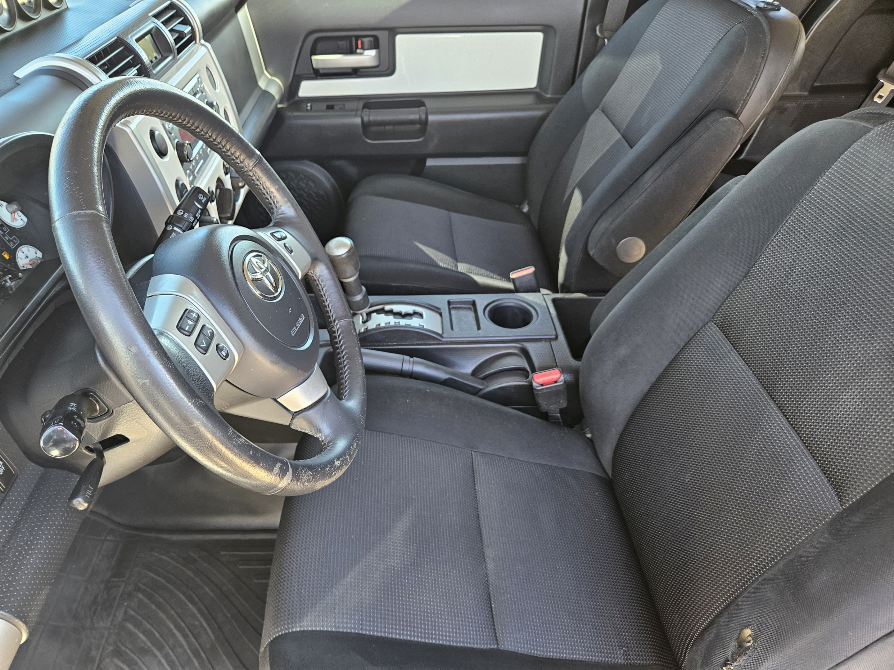 Used 2012 Toyota FJ Cruiser 4WD image 5