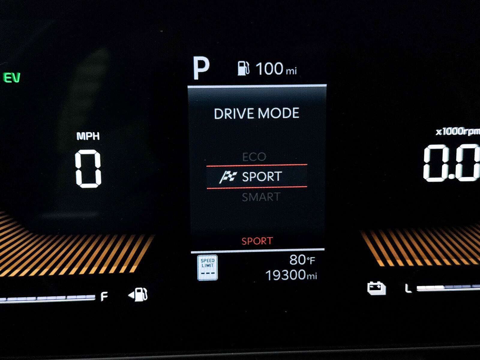 Used 2025 Kia Carnival EX FWD image 10
