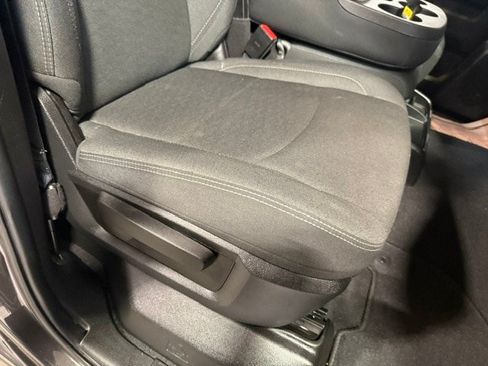 Certified 2025 RAM 2500 Big Horn AWD/4WD image 11