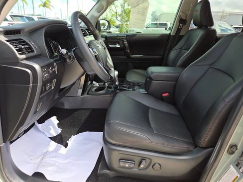 Used 2023 Toyota 4Runner TRD Off-Road Premium w/ Moonroof Package AWD/4WD image 25