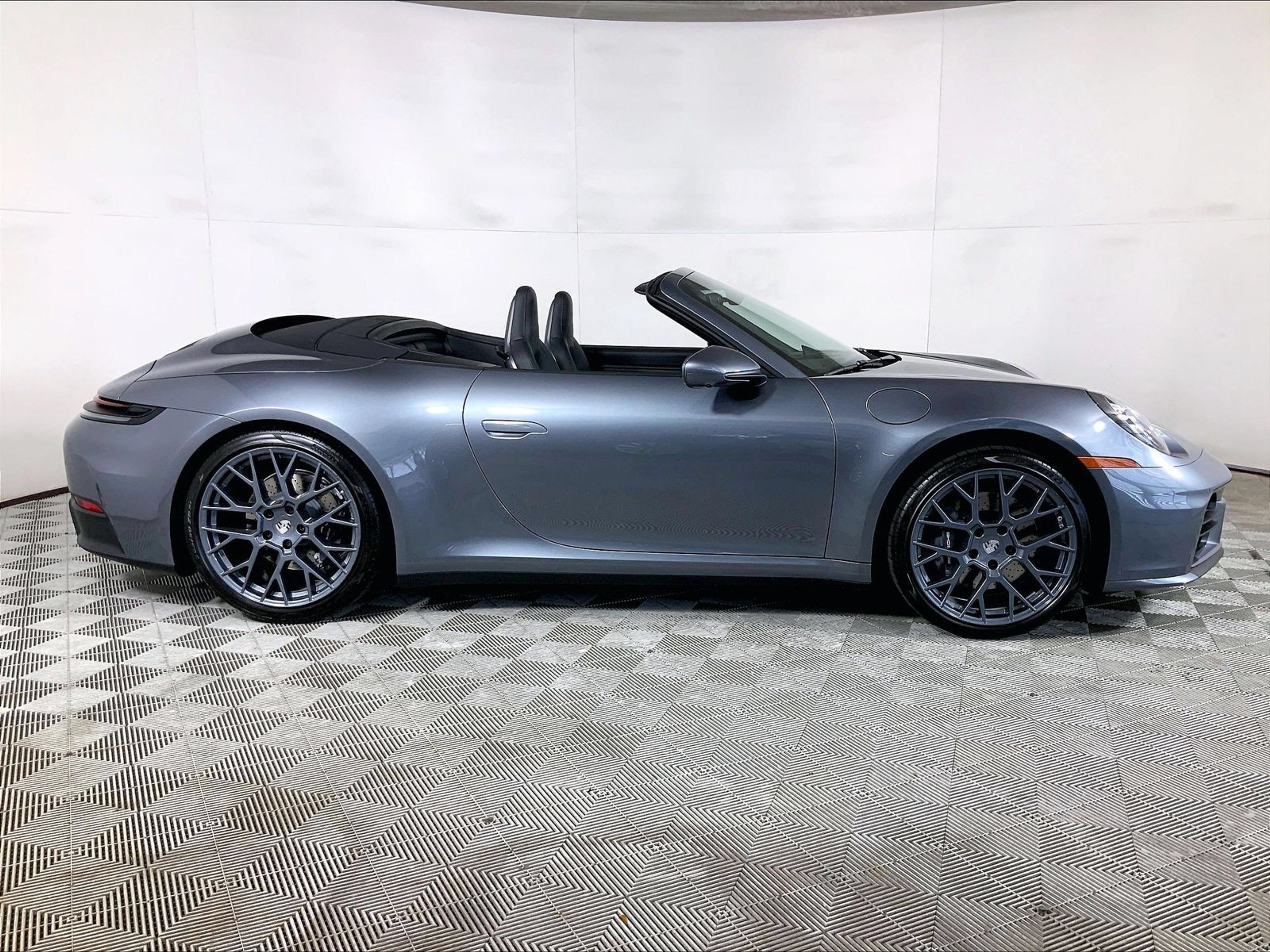 Used 2026 Porsche 911 Carrera T RWD image 8