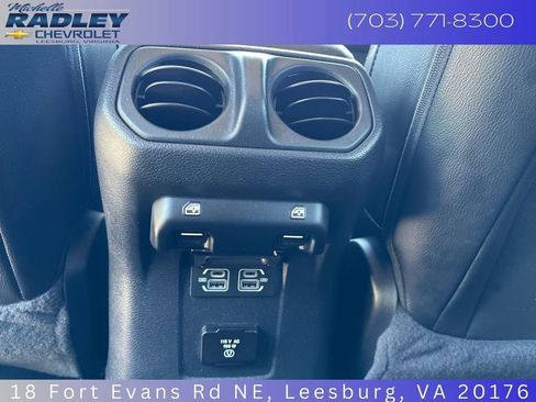 Used 2023 Jeep Wrangler Unlimited Sahara w/ Cold Weather Group AWD/4WD image 24