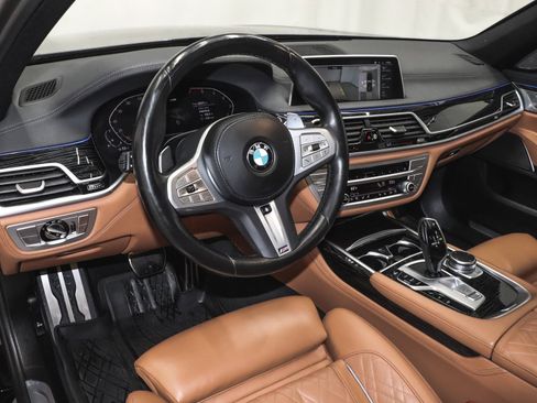 Used 2022 BMW 750i xDrive w/ Luxury Rear Seating Package image 21