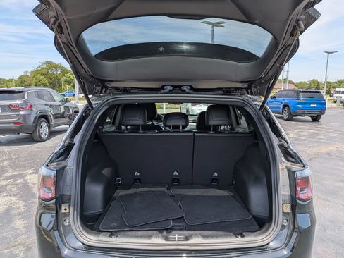Used 2023 Jeep Compass Limited AWD/4WD image 21