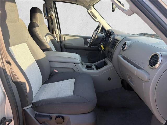 Used 2004 Ford Expedition XLT RWD image 25