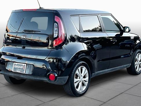 Used 2016 Kia Soul + image 11