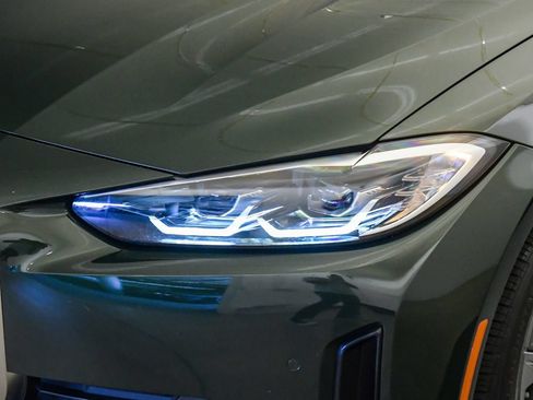 Used 2023 BMW i4 eDrive40 RWD image 9
