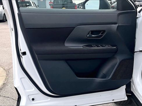 New 2026 Nissan Kicks S image 13