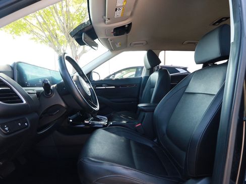 Used 2024 Kia Seltos EX FWD image 19