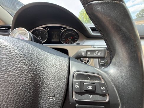 Used 2012 Volkswagen CC Lux Limited FWD image 48