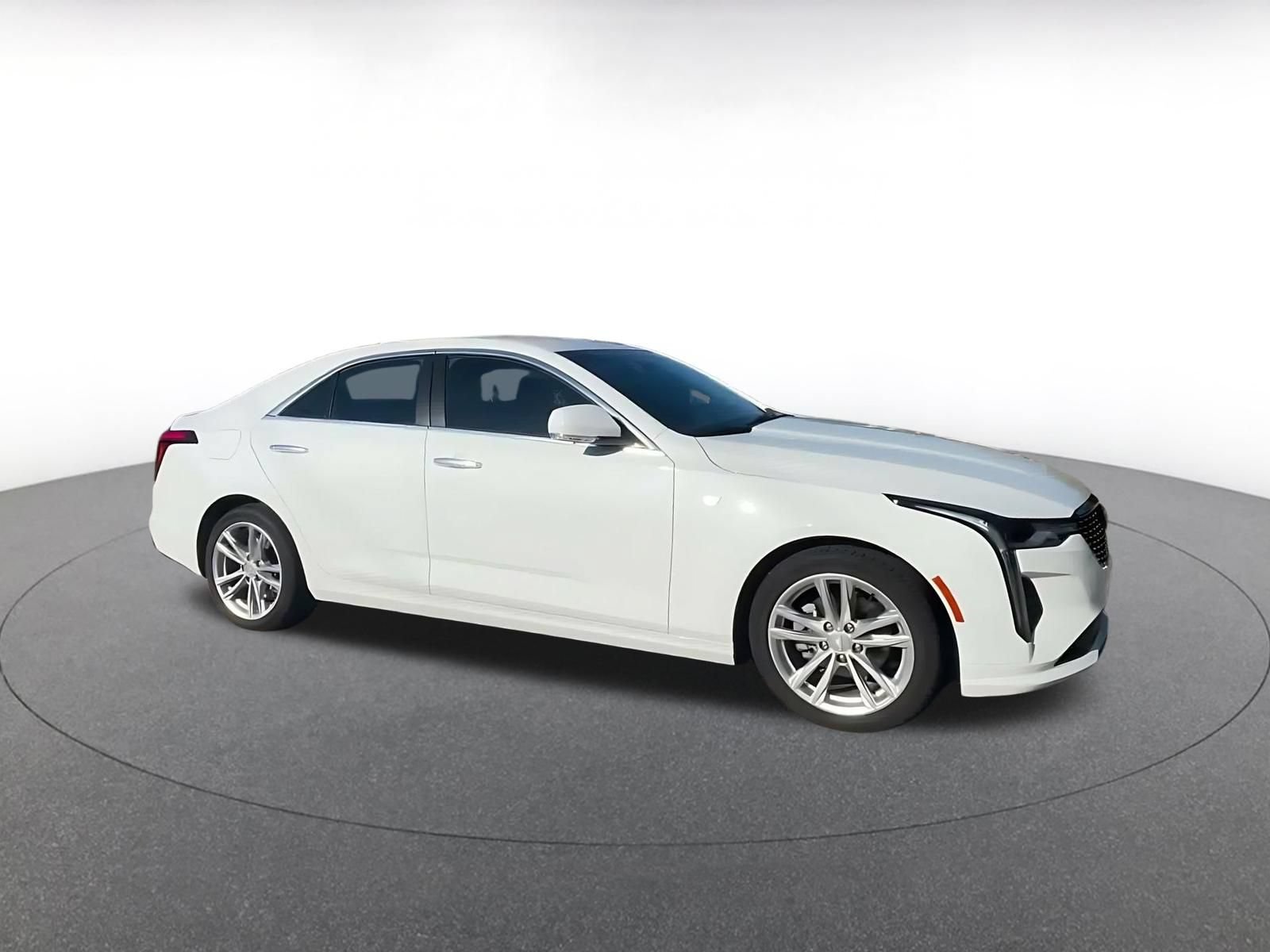 Used 2026 Cadillac CT4 Luxury RWD image 2