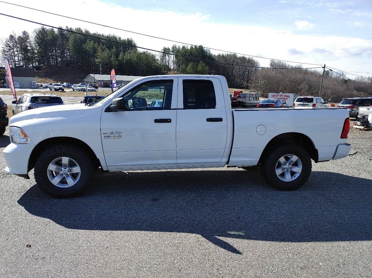 Used 2016 RAM 1500 Express AWD/4WD image 2