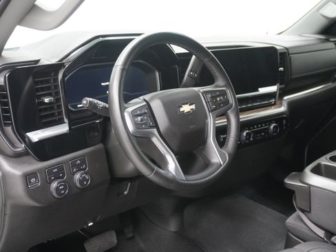Used 2023 Chevrolet Silverado 1500 LT AWD/4WD image 11