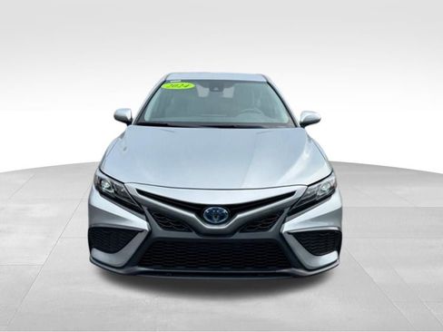Used 2024 Toyota Camry SE w/ Cold Weather Package FWD image 11