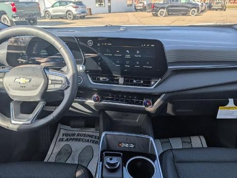 New 2026 Chevrolet Equinox LT w/ Convenience Package II image 13