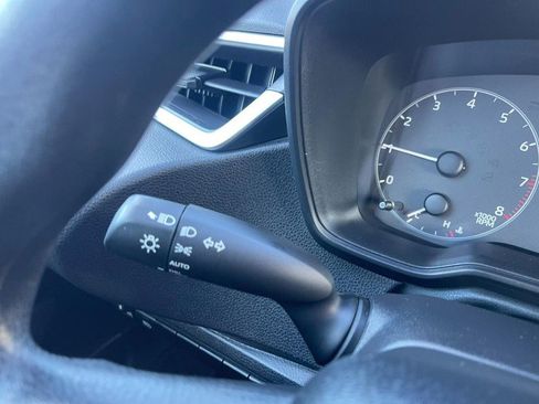 Used 2025 Toyota Corolla LE image 18