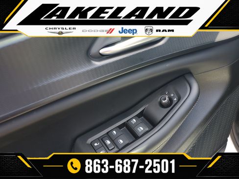Used 2024 Jeep Grand Cherokee L Altitude RWD image 10