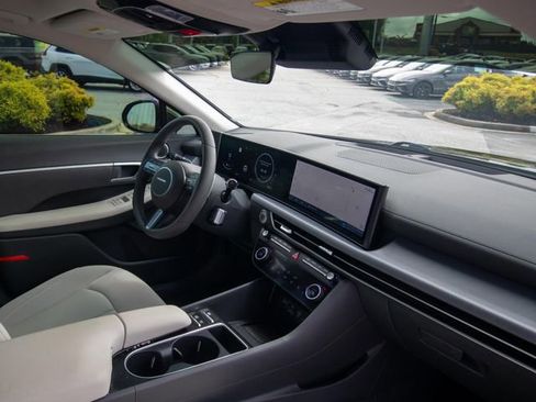 Used 2024 Hyundai Sonata SEL w/ Convenience Package FWD image 17