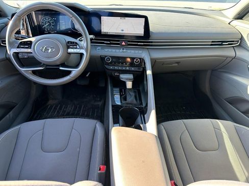 Used 2023 Hyundai Elantra SEL w/ Convenience Package image 11