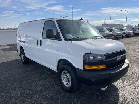 Used 2021 Chevrolet Express 3500 w/ Driver Convenience Package RWD image 13
