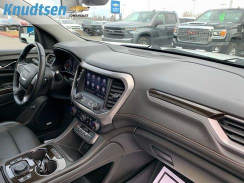 Used 2023 GMC Acadia AT4 w/ Technology Package image 12