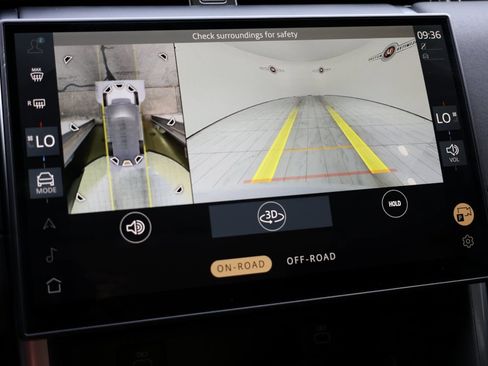 Used 2024 Land Rover Discovery Sport S image 7