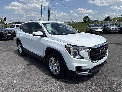 Used 2024 GMC Terrain SLE FWD image 15