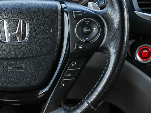 Used 2017 Honda Pilot Touring image 19