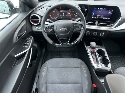 Certified 2024 Chevrolet Trax RS w/ Driver Confidence Package image 17