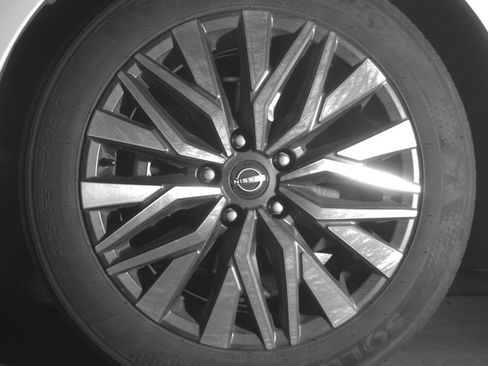 Used 2025 Nissan Altima 2.5 SV FWD image 12