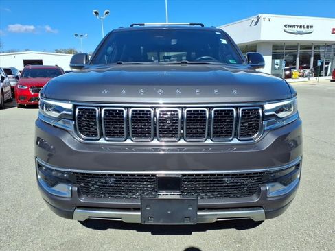 Used 2022 Jeep Wagoneer Series III w/ Premium Group I image 9