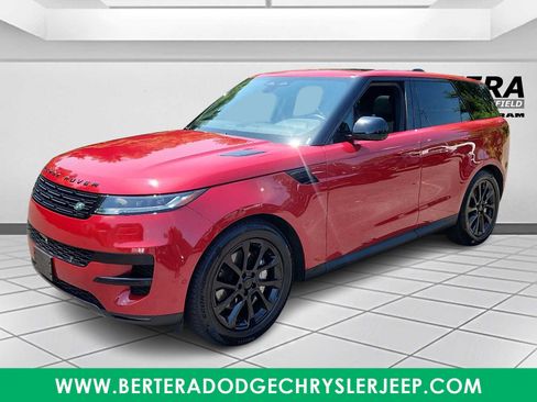 Used 2025 Land Rover Range Rover Sport SE AWD/4WD image 3