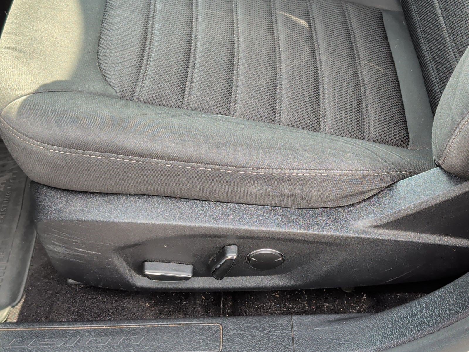 Used 2020 Ford Fusion SE FWD image 10