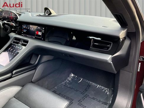 Used 2021 Porsche Taycan 4S image 26