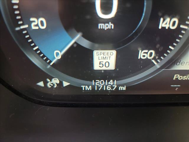 Used 2016 Volvo XC90 T6 Momentum w/ Momentum Plus Package AWD/4WD image 19