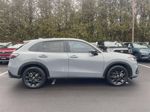 Certified 2025 Honda HR-V Sport image 4