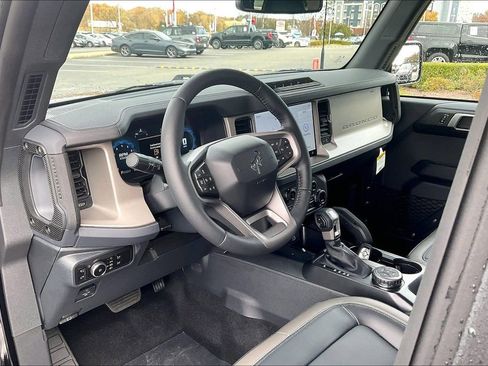 New 2025 Ford Bronco Outer Banks w/ Sasquatch Package image 6