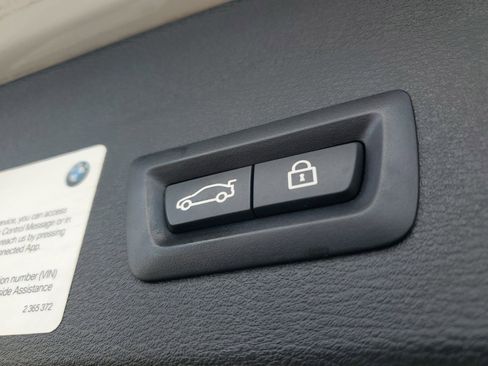 Used 2018 BMW X1 sDrive28i image 8