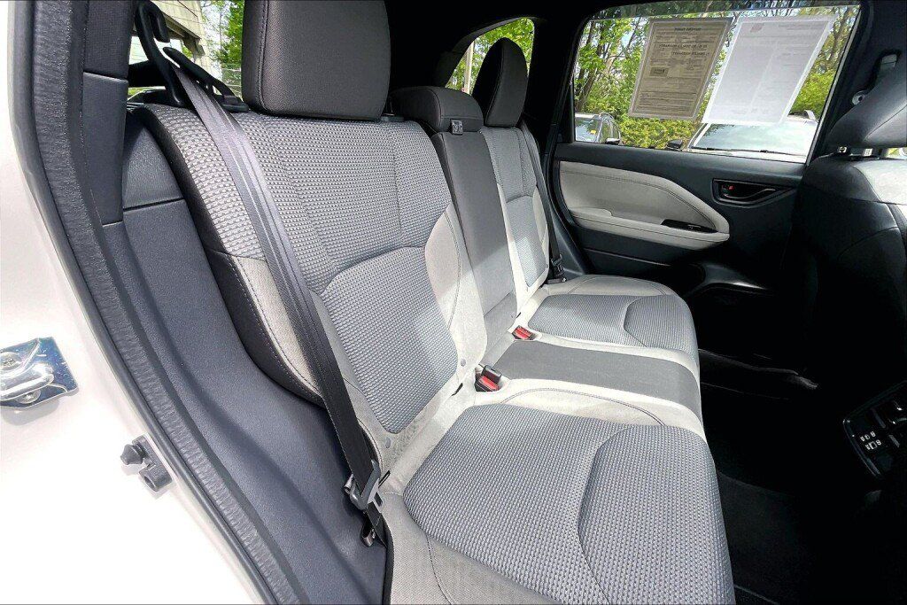 Used 2026 Subaru Forester Premium AWD/4WD image 16
