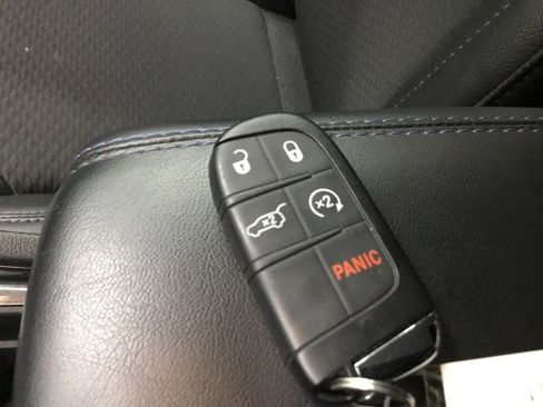 Used 2022 Jeep Compass Latitude w/ Convenience Group AWD/4WD image 9