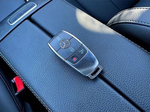 Certified 2025 Mercedes-Benz GLA 250 4MATIC image 37