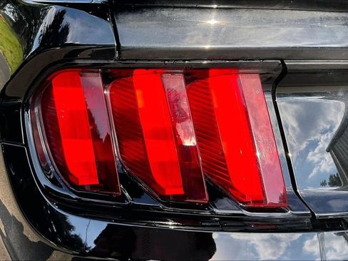 Used 2017 Ford Mustang GT Premium RWD image 23