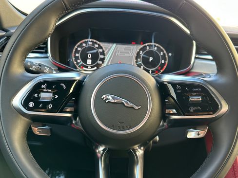 Used 2025 Jaguar F-PACE R-Dynamic S image 27