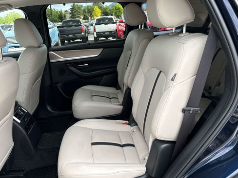 Used 2025 MAZDA CX-90 Plug-In Hybrid w/ Preferred AWD/4WD image 12