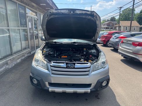 Used 2014 Subaru Outback 2.5i Limited AWD/4WD image 7