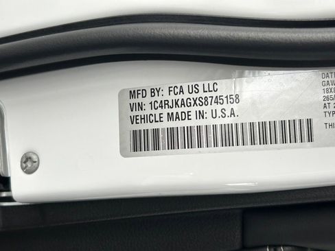 Used 2025 Jeep Grand Cherokee L Laredo image 52