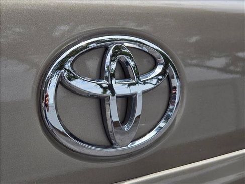 Used 2010 Toyota Corolla S FWD image 7