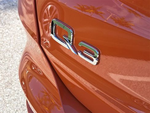 Certified 2025 Audi Q3 2.0T Premium Plus w/ Premium Plus Package image 5