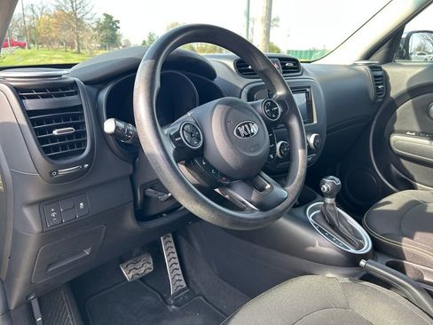Used 2014 Kia Soul + image 10