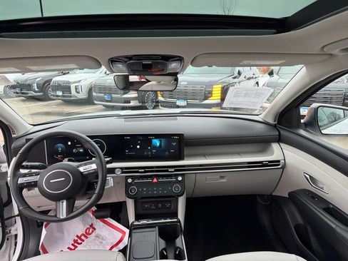 Certified 2025 Hyundai Tucson SEL image 7